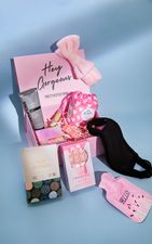 PrettyLittleThing has just released a Love Your Period €30 Beauty Box