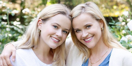 Reese Witherspoon and her daughter continue to look the same