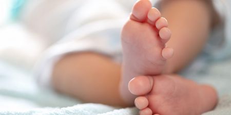 Mum urges parents to check babies’ toes and fingers to avoid losing them