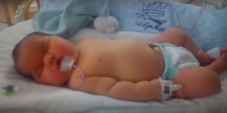 Mum gives birth to 14lbs 15oz baby believed to be UK’s 3rd biggest on record
