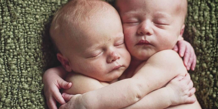 mum gave her newborn twins the same name