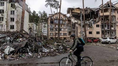 Pregnant woman and her baby killed following bombing of maternity ward in Ukraine