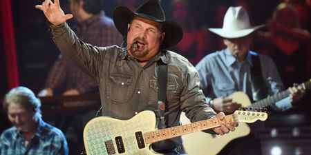 Here’s what you can and can’t bring to Garth Brooks