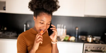 Eating carrots during pregnancy makes babies happy, study finds