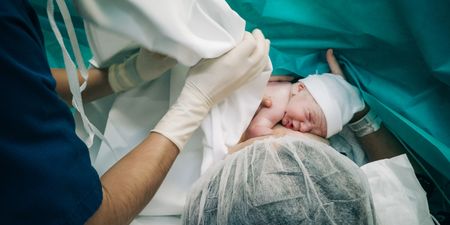 A hair comb can be used during labour to ease pain