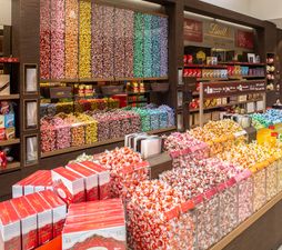 Lindt opens first ever Dublin City Centre pop-up shop just in time for Christmas