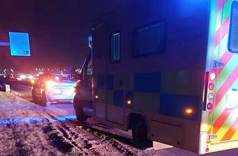 Hero Gardaí praised after helping deliver baby on side of the M7