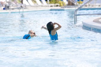 CPR experts explain serious danger of kids wearing blue swimsuits amid summer holiday warning
