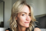 Tributes pour in for parenting blogger Heather Armstrong who passed away at 47