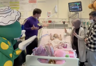 The Wiggles visit terminally ill girl the day before she passes