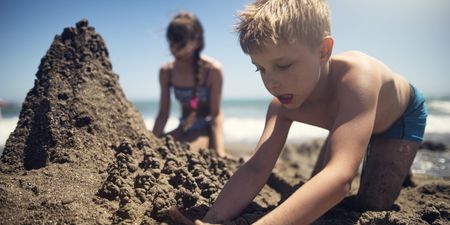 Optician explains what to do when sand gets in your kid’s eyes to avoid damage