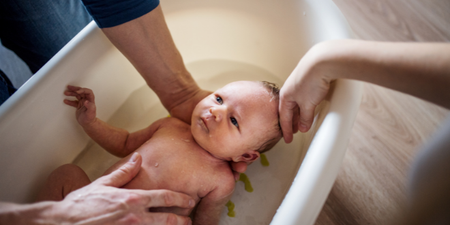 How to safely bathe your newborn baby