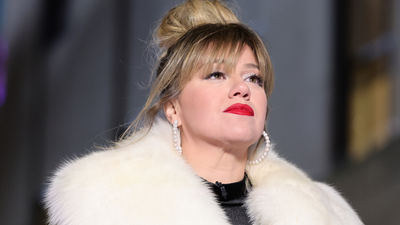 Kelly Clarkson doesn’t let her kids use social media in her house