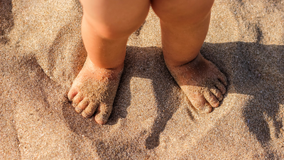 The benefits of letting your toddler go barefoot